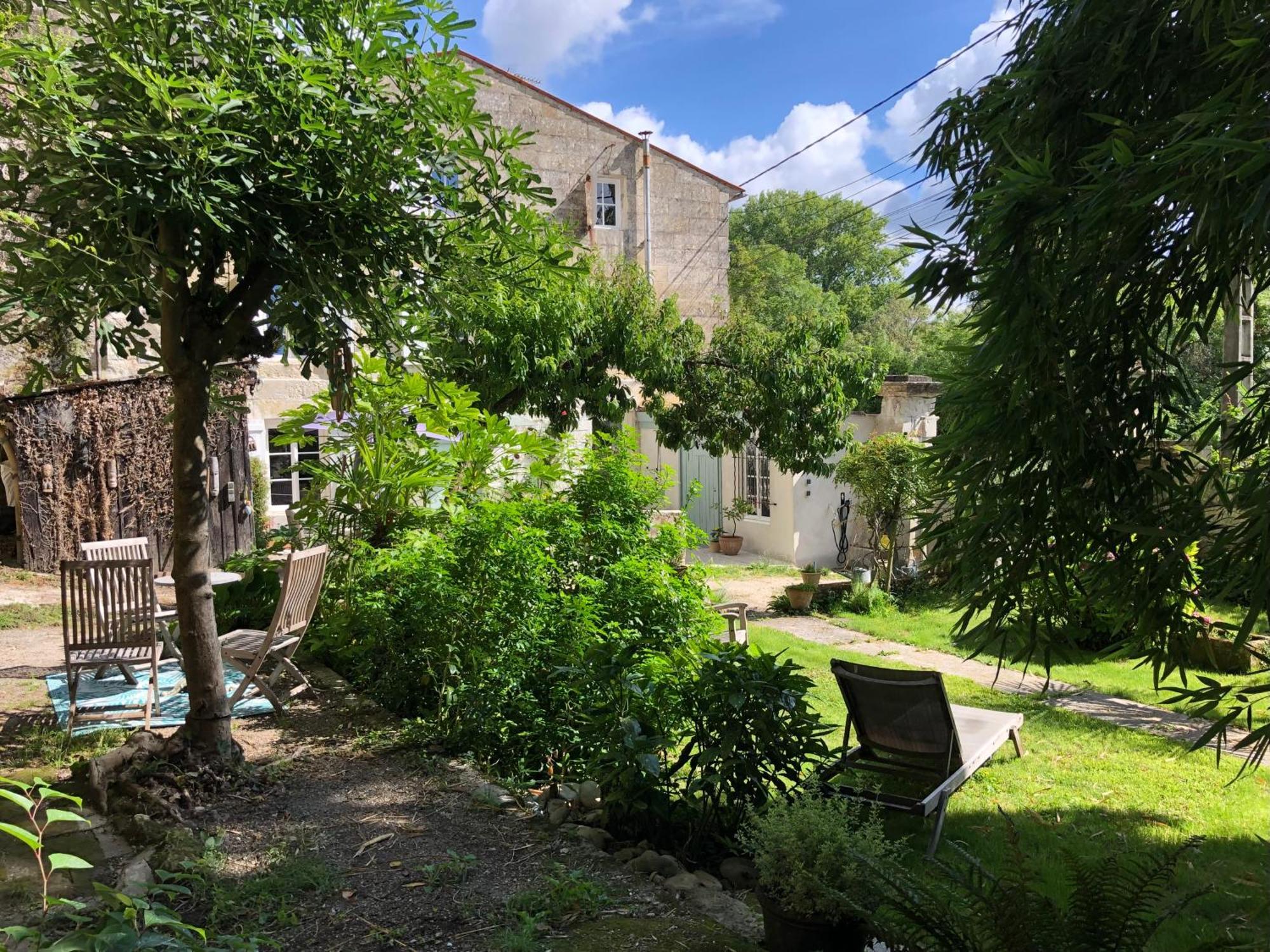 생트 L'Heure Bleue B&B 외부 사진
