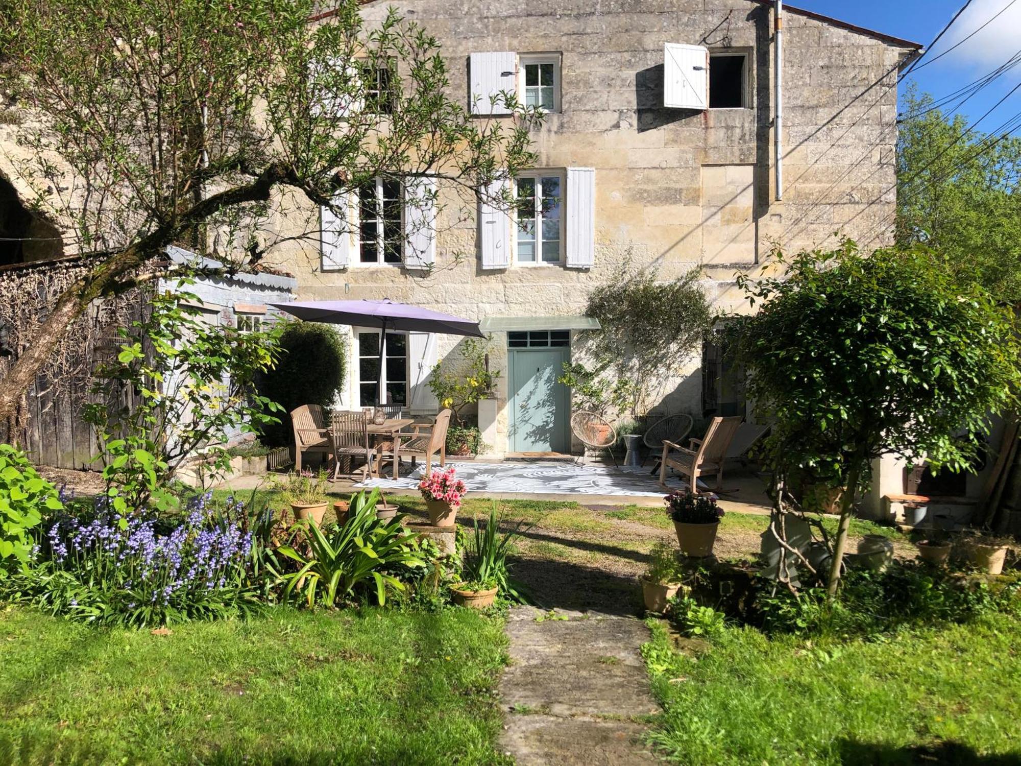 생트 L'Heure Bleue B&B 외부 사진